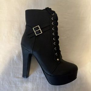 Sexy black heels boots ❤️🥰😍